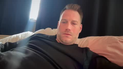 Snapshot of chris2021x chatting on 01/31/25, 10:42 Chris online show from 01/31/25, 10:42