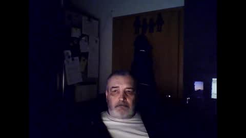 Snapshot of chris250268 chatting on 12/08/24, 04:35 Chris online show from 12/08/24, 04:35