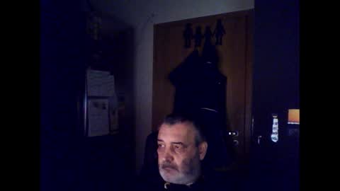Snapshot of chris250268 chatting on 12/30/24, 07:04 Chris online show from 12/30/24, 07:04