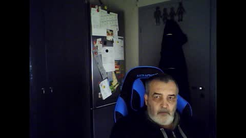 Snapshot of chris250268 chatting on 10/04/25, 11:30 Chris online show from 10/04/25, 11:30