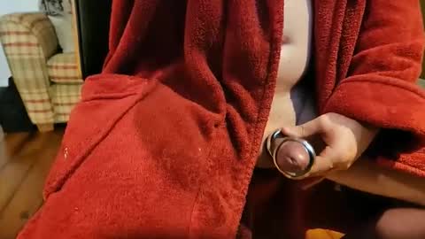 Snapshot of chris81t chatting on 11/07/25, 04:18 Cbtslave online show from 11/07/25, 04:18