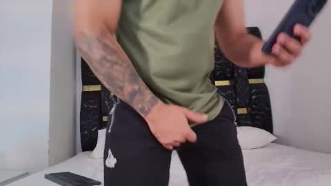 Snapshot of chris_blake__ chatting on 11/25/25, 06:52 Chris B online show from 11/25/25, 06:52