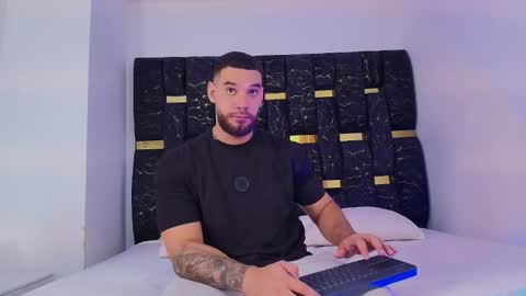 Snapshot of chris_blake__ chatting on 11/26/25, 06:09 Chris B online show from 11/26/25, 06:09