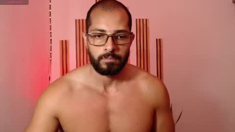 cris         Twitter magnum101010 insta magnumc20 online show from 05/06/26, 02:33