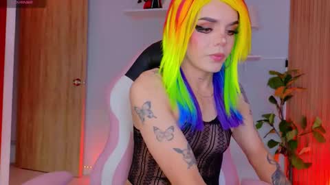 Snapshot of chris_parker01 chatting on 02/16/26, 12:23 juli Instagram july rv17 - Twitter juli rv17 online show from 02/16/26, 12:23