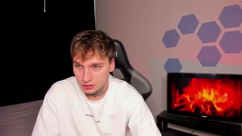 Chris Tyson online show from 10/04/25, 10:02