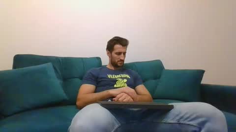 Snapshot of chrisaron chatting on 02/16/25, 07:16 chrisaron online show from 02/16/25, 07:16