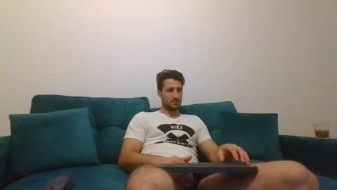 Snapshot of chrisaron chatting on 03/08/25, 04:45 chrisaron online show from 03/08/25, 04:45