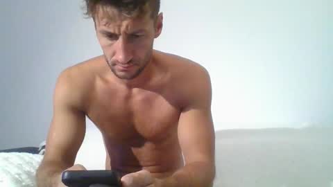 Snapshot of chrisaron chatting on 09/28/25, 03:12 chrisaron online show from 09/28/25, 03:12