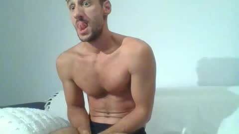 Snapshot of chrisaron chatting on 09/30/25, 03:22 chrisaron online show from 09/30/25, 03:22