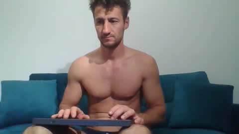 Snapshot of chrisaron chatting on 11/13/25, 03:16 chrisaron online show from 11/13/25, 03:16