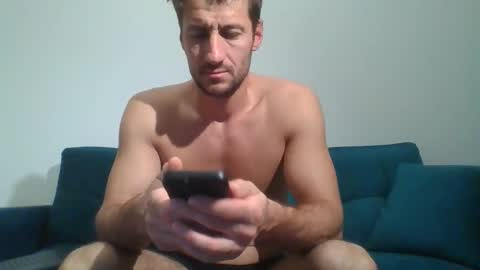 Snapshot of chrisaron chatting on 11/20/25, 04:34 chrisaron online show from 11/20/25, 04:34