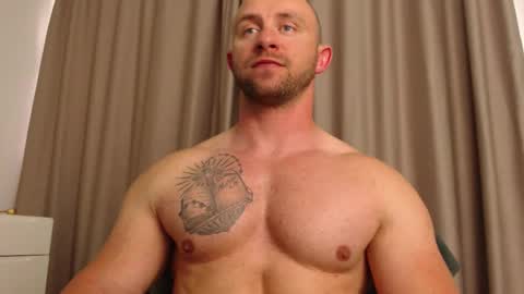 Snapshot of chrisbigbiceps chatting on 06/01/26, 03:03 chrisbigbiceps online show from 06/01/26, 03:03