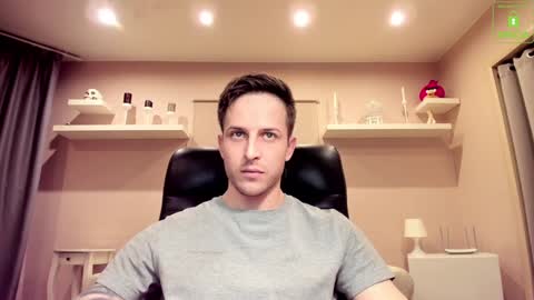 Snapshot of chriscarrey chatting on 02/06/25, 04:10 Chris online show from 02/06/25, 04:10