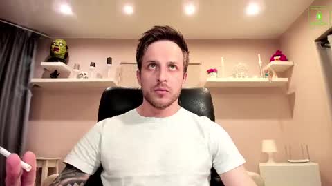 Snapshot of chriscarrey chatting on 06/12/26, 10:52 Chris online show from 06/12/26, 10:52