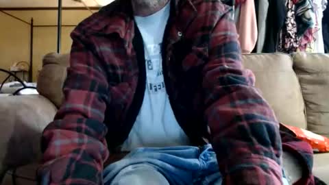 Snapshot of chrisintn chatting on 12/01/25, 06:57 chrisintn online show from 12/01/25, 06:57