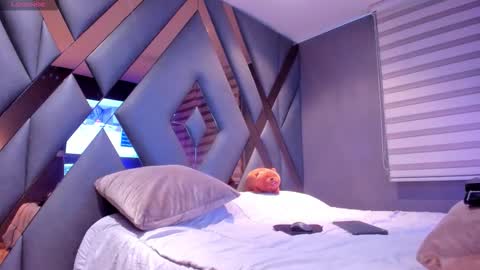 chrismorgan24 online show from 11/18/25, 06:34