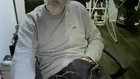chrisprngr online show from 05/17/26, 09:33