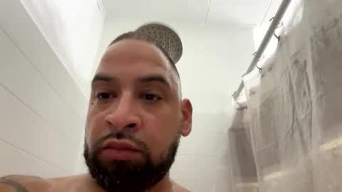 Snapshot of chrisr4203 chatting on 12/23/25, 04:21 chrisr4203 online show from 12/23/25, 04:21