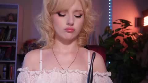 chriss_foxx online show from 06/24/26, 03:44