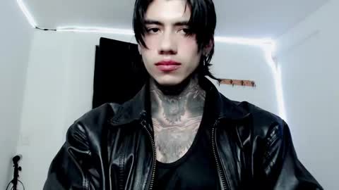 Snapshot of chriss_opp chatting on 01/27/25, 10:06 CHRIS INDEPENT MODEL online show from 01/27/25, 10:06