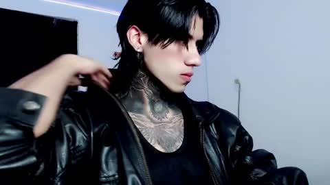 Snapshot of chriss_opp chatting on 02/06/25, 07:51 CHRIS INDEPENT MODEL online show from 02/06/25, 07:51