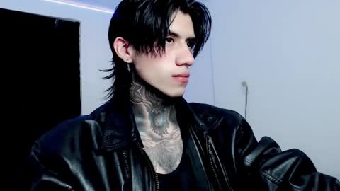 Snapshot of chriss_opp chatting on 02/13/25, 05:05 CHRIS INDEPENT MODEL online show from 02/13/25, 05:05