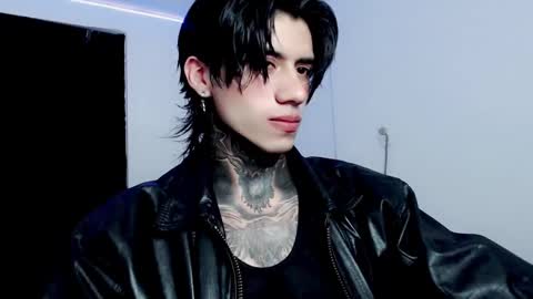 Snapshot of chriss_opp chatting on 02/13/25, 08:06 CHRIS INDEPENT MODEL online show from 02/13/25, 08:06