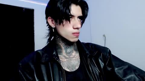 Snapshot of chriss_opp chatting on 02/18/25, 02:05 CHRIS INDEPENT MODEL online show from 02/18/25, 02:05