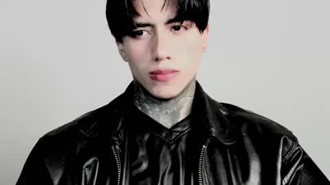 Snapshot of chriss_opp chatting on 10/28/25, 01:09 CHRIS INDEPENT MODEL online show from 10/28/25, 01:09