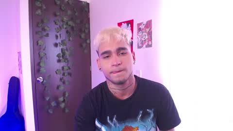 Snapshot of chriss_wg_ chatting on 03/21/26, 06:11 Christian Wang online show from 03/21/26, 06:11