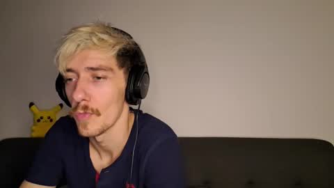 Christopher online show from 10/03/25, 01:46