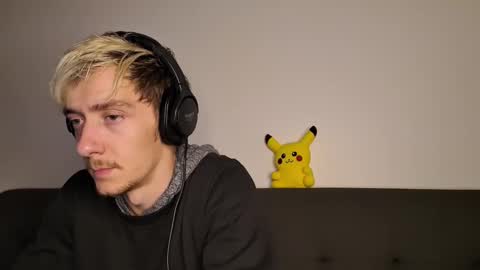 Snapshot of chrisslicer chatting on 10/20/25, 12:33 Christopher online show from 10/20/25, 12:33