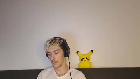 Snapshot of chrisslicer chatting on 10/24/25, 04:47 Christopher online show from 10/24/25, 04:47