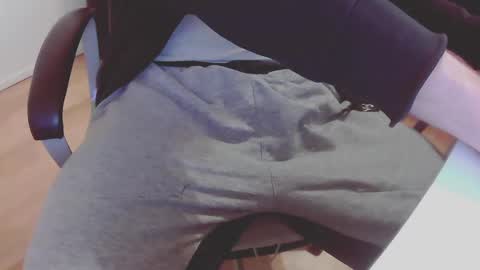 Snapshot of chrissoxx chatting on 02/25/25, 11:00 chrissoxx online show from 02/25/25, 11:00