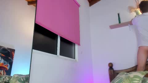 Snapshot of chrisstianford chatting on 10/17/25, 07:44 Hi dont forguet to follow me online show from 10/17/25, 07:44