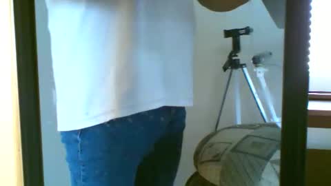 Snapshot of chrisswift3000ad chatting on 12/15/25, 05:17 chrisswift3000ad online show from 12/15/25, 05:17