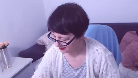 Christa online show from 02/09/25, 02:17