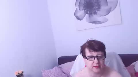 Christa online show from 09/19/25, 06:41