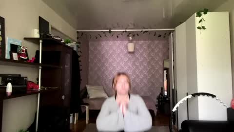 Christia online show from 04/22/26, 09:33