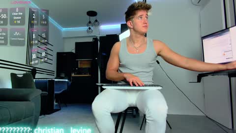 Snapshot of christianlevine_ chatting on 01/19/25, 07:04 UPVOTE ME ------ ILL DO SOMETHING FOR FREE online show from 01/19/25, 07:04