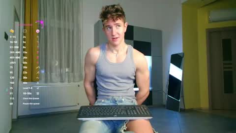 Snapshot of christianlevine_ chatting on 10/21/25, 07:47 UPVOTE ME ------ ILL DO SOMETHING FOR FREE online show from 10/21/25, 07:47