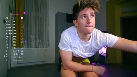 Snapshot of christianlevine_ chatting on 11/11/25, 06:41 UPVOTE ME ------ ILL DO SOMETHING FOR FREE online show from 11/11/25, 06:41