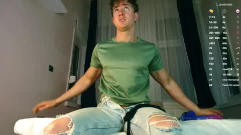 Snapshot of christianlevine_ chatting on 11/25/25, 04:29 UPVOTE ME ------ ILL DO SOMETHING FOR FREE online show from 11/25/25, 04:29