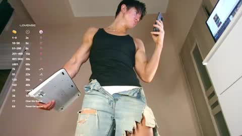 Snapshot of christianlevine_ chatting on 12/15/25, 03:38 UPVOTE ME ------ ILL DO SOMETHING FOR FREE online show from 12/15/25, 03:38