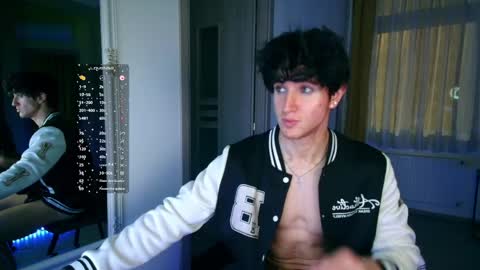 Snapshot of christianlevine_ chatting on 05/05/26, 08:28 UPVOTE ME ------ ILL DO SOMETHING FOR FREE online show from 05/05/26, 08:28