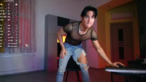 Snapshot of christianlevine_ chatting on 05/12/26, 06:32 UPVOTE ME ------ ILL DO SOMETHING FOR FREE online show from 05/12/26, 06:32