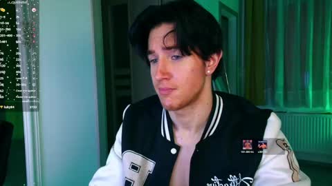 Snapshot of christianlevine_ chatting on 05/21/26, 04:19 UPVOTE ME ------ ILL DO SOMETHING FOR FREE online show from 05/21/26, 04:19