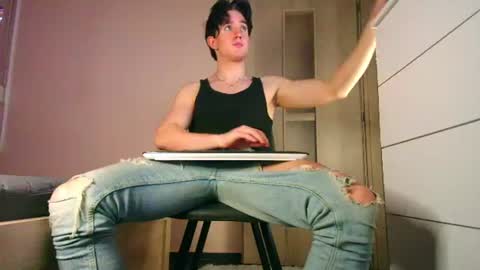 Snapshot of christianlevine_ chatting on 07/08/26, 05:39 UPVOTE ME ------ ILL DO SOMETHING FOR FREE online show from 07/08/26, 05:39