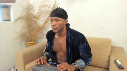 Snapshot of christianlewis_ chatting on 02/21/25, 01:33 Christian Lewis online show from 02/21/25, 01:33